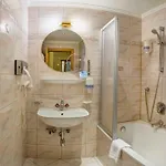 Отель Strass-