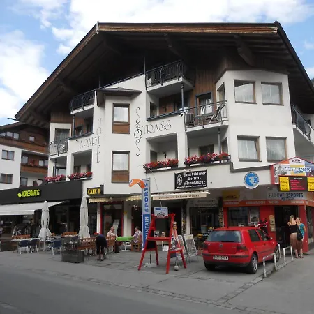 Отель Strass- 3*