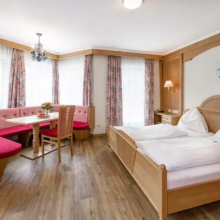 Strass- Hotel